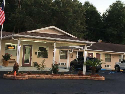 Motel Red Carpet Inn Milton