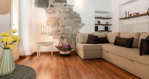 Altido Giuliana Home