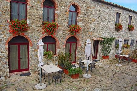 Piazza Al Serchio Villa Sleeps 2 Pool Wifi