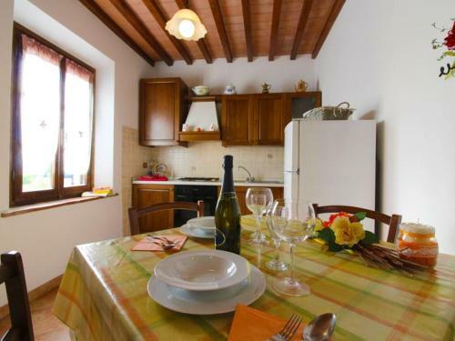Fattoria Spedaletto Apartment Sleeps 6 Pool Wifi