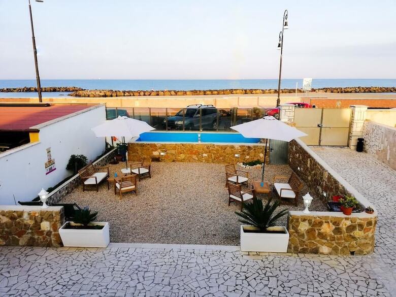 Bed & Breakfast Albachiara Guest House