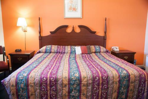 Nassau Holiday Motel