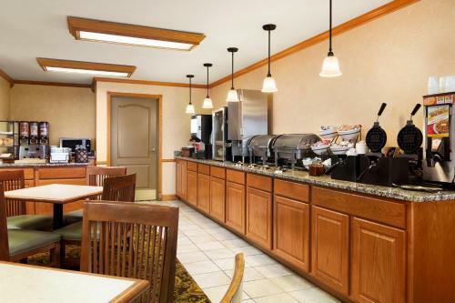 Hotel Country Inn & Suites Kenosha
