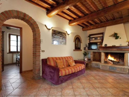 Modern Holiday Home In Foiano Della Chiana With Pool