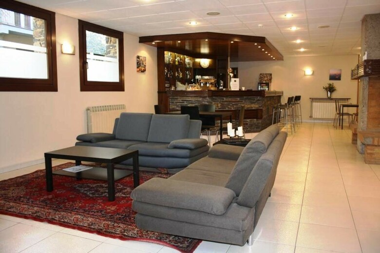 Hotel Xalet Besol�