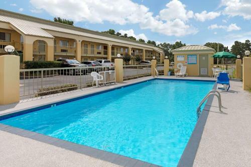 Hotel Comfort Inn Mccomb