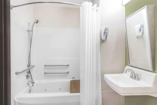 Motel Super 8 - Madison