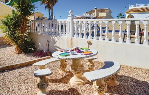 Three-bedroom House In Camposol
