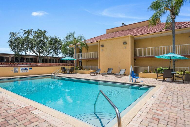 Hotel Howard Johnson - Port Richey