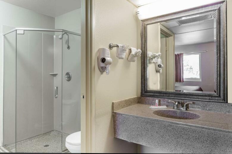 Hotel Travelodge Riviera Beach