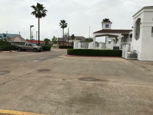 Motel Palace Inn Tomball