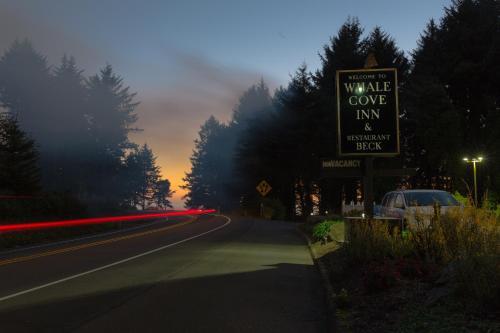 Hotel Whale Cove Inn
