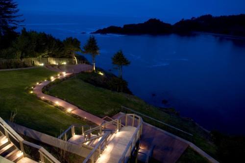 Hotel Whale Cove Inn