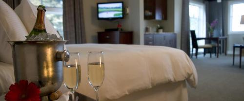 Hotel Whale Cove Inn