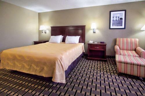 Hotel Econolodge Inn & Suites