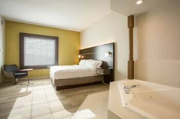 Holiday Inn Express Hotel & Suites Reading