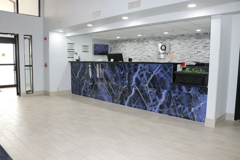 Hotel Quality Inn And Suites