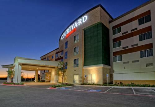 Hotel Courtyard By Marriott San Marcos