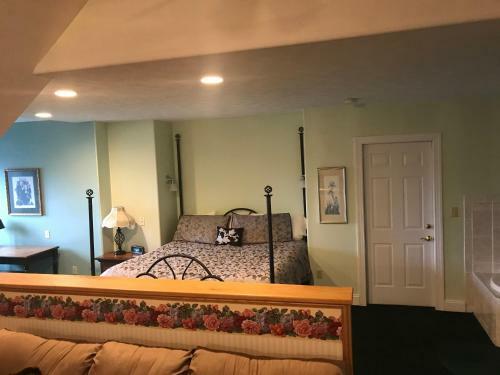Longhouse Manor B&B