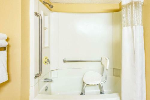 Hotel Ramada By Wyndham West Atlantic City