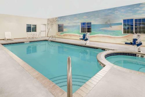 Hotel Microtel Inn & Suites