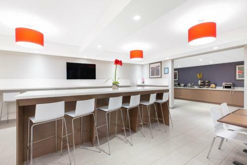 Hotel Microtel Inn & Suites By Wyndham Fort Mcmurray