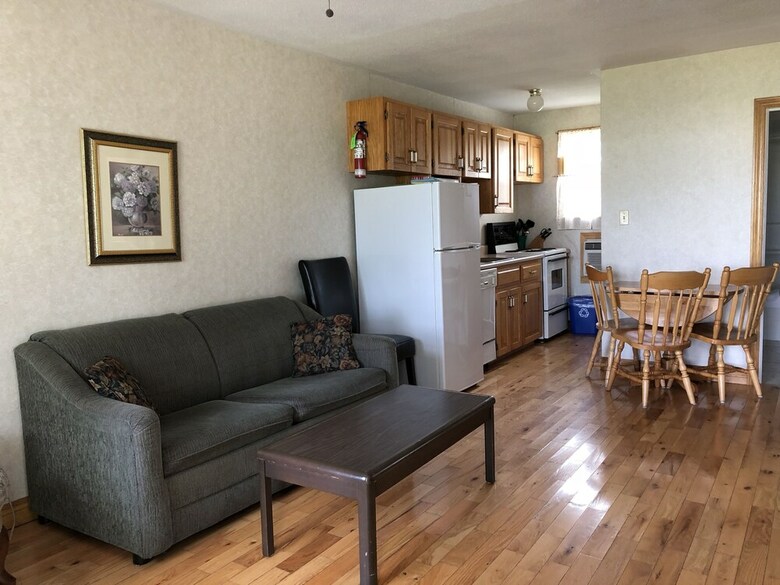 Anne Shirley Motel & Cottages