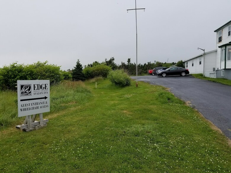 Motel Edge Of The Avalon Inn