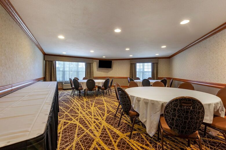 Best Western Premier Bridgewood Hotel Resort