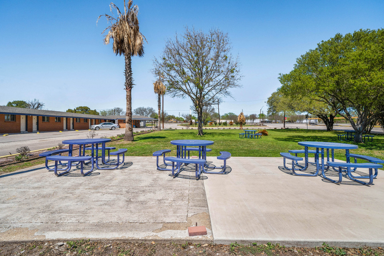 Motel Luling Inn