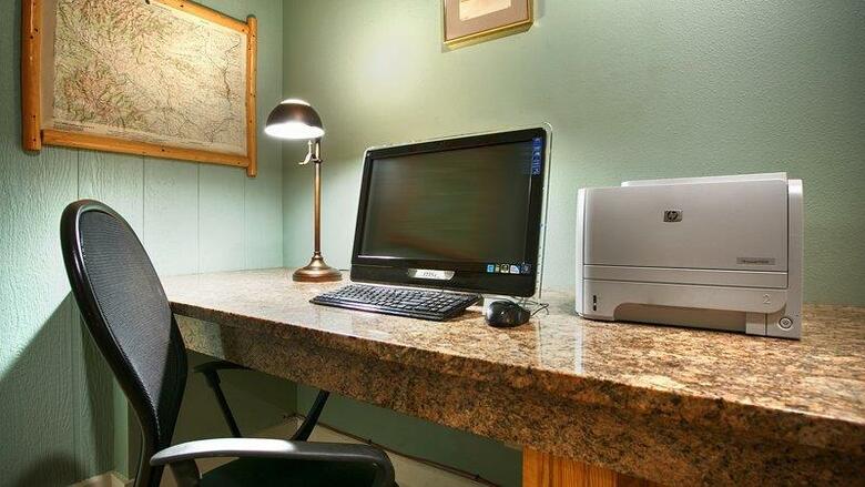 Best Western Plus Plaza Hotel