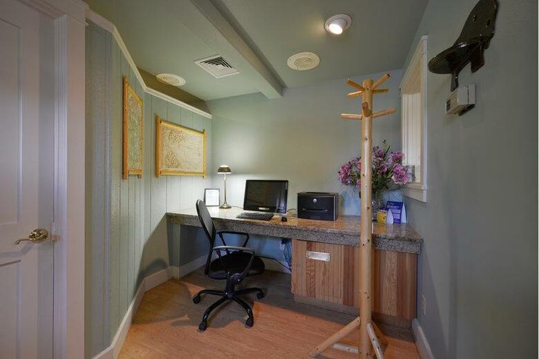 Best Western Plus Plaza Hotel