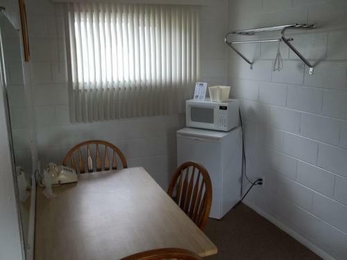 Motel Budget Host Elk Antler Inn