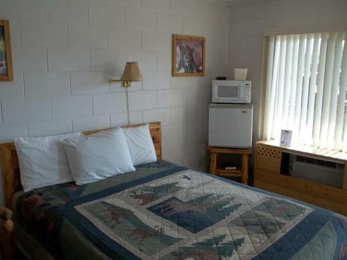 Motel Budget Host Elk Antler Inn