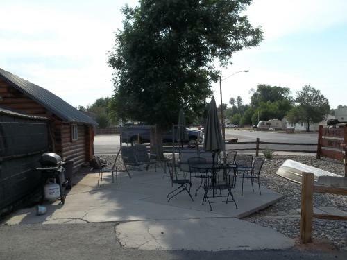 Motel Budget Host Elk Antler Inn