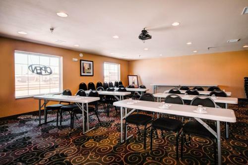 Hotel Cobblestone Inn & Suites Eads