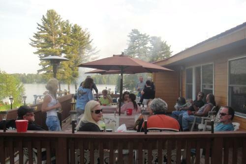 Hotel Hiawatha Lodge Inn
