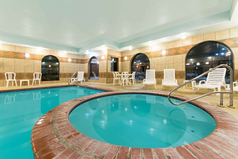 Hotel Baymont Inn & Suites Perryton