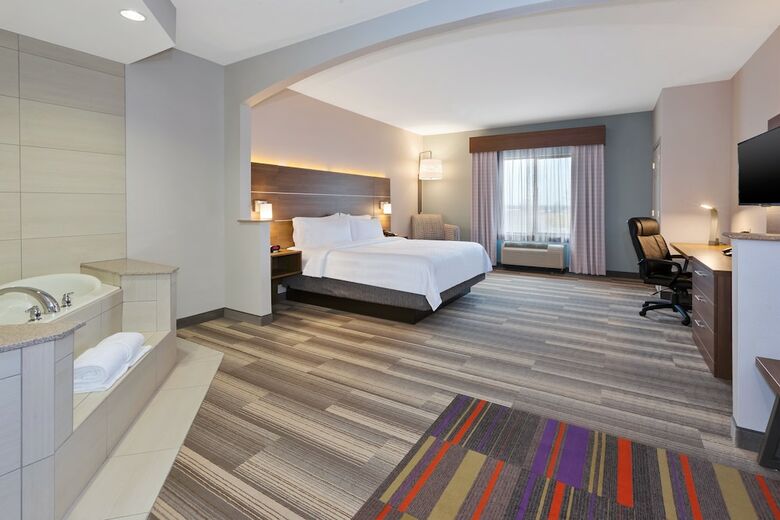 Holiday Inn Express Hotel & Suites Warminster-doylestown