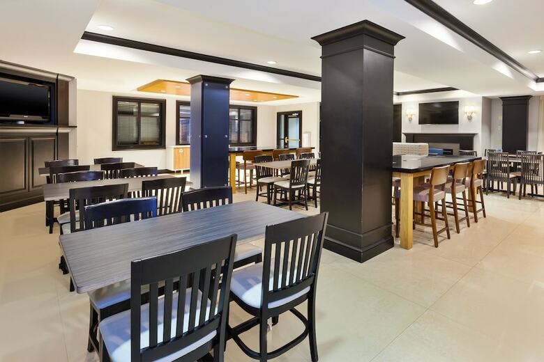 Holiday Inn Express Hotel & Suites Warminster-doylestown