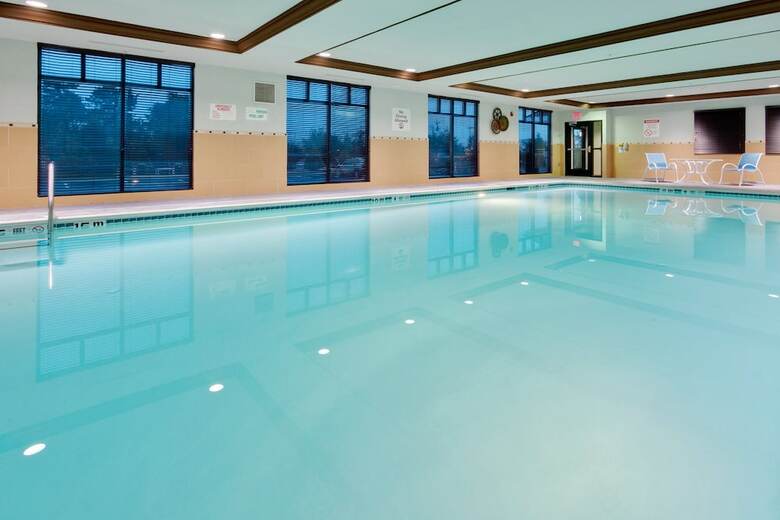 Holiday Inn Express Hotel & Suites Warminster-doylestown