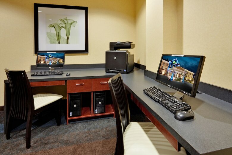 Holiday Inn Express Hotel & Suites Warminster-doylestown