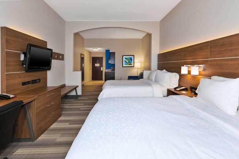 Holiday Inn Express Hotel & Suites Warminster-doylestown