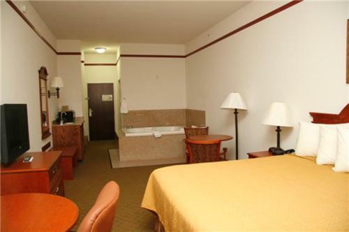 Hotel Budget Host Inn And Suites Cameron