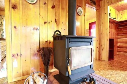 Lodge Muskoka Log Cabin With Trails