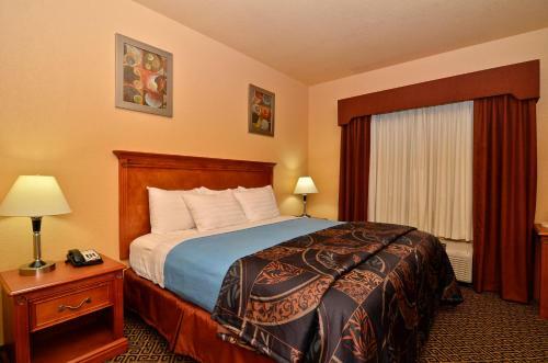 Hotel Hiway Inn Express Of Broken Bow