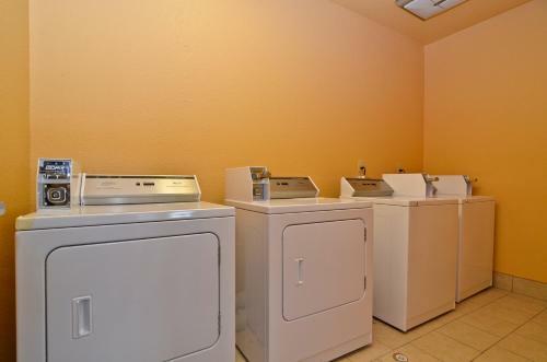 Hotel Hiway Inn Express Of Broken Bow