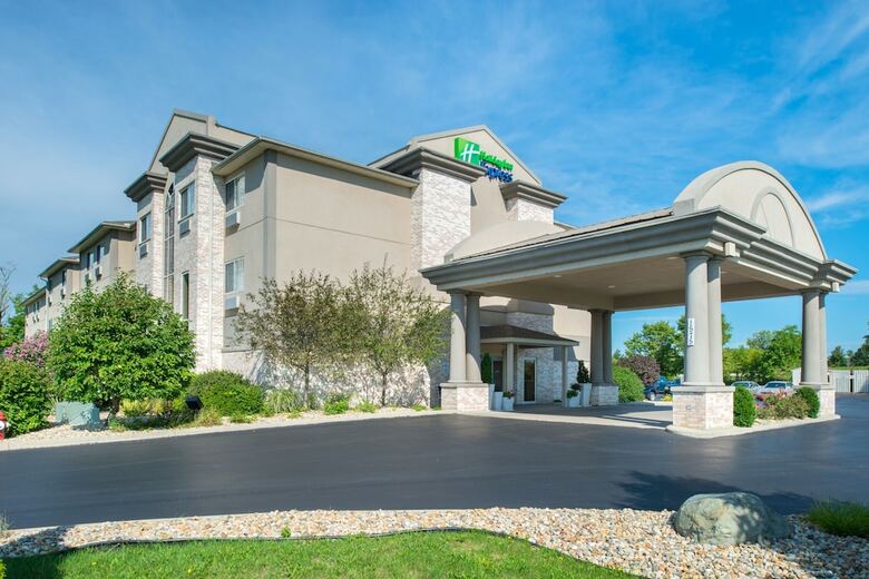 Holiday Inn Express Hotel & Suites Bucyrus
