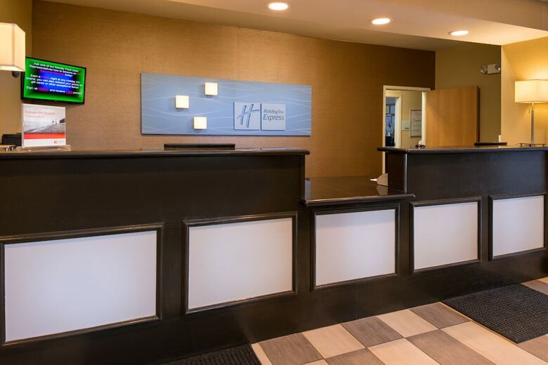 Holiday Inn Express Hotel & Suites Bucyrus