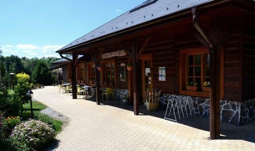 Sojka Resort - Hotel & Drevenice